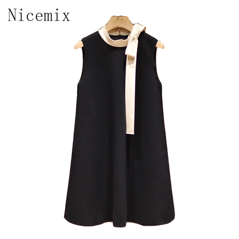 Audrey Hepburn Style Robe noire sans manches avec nœud