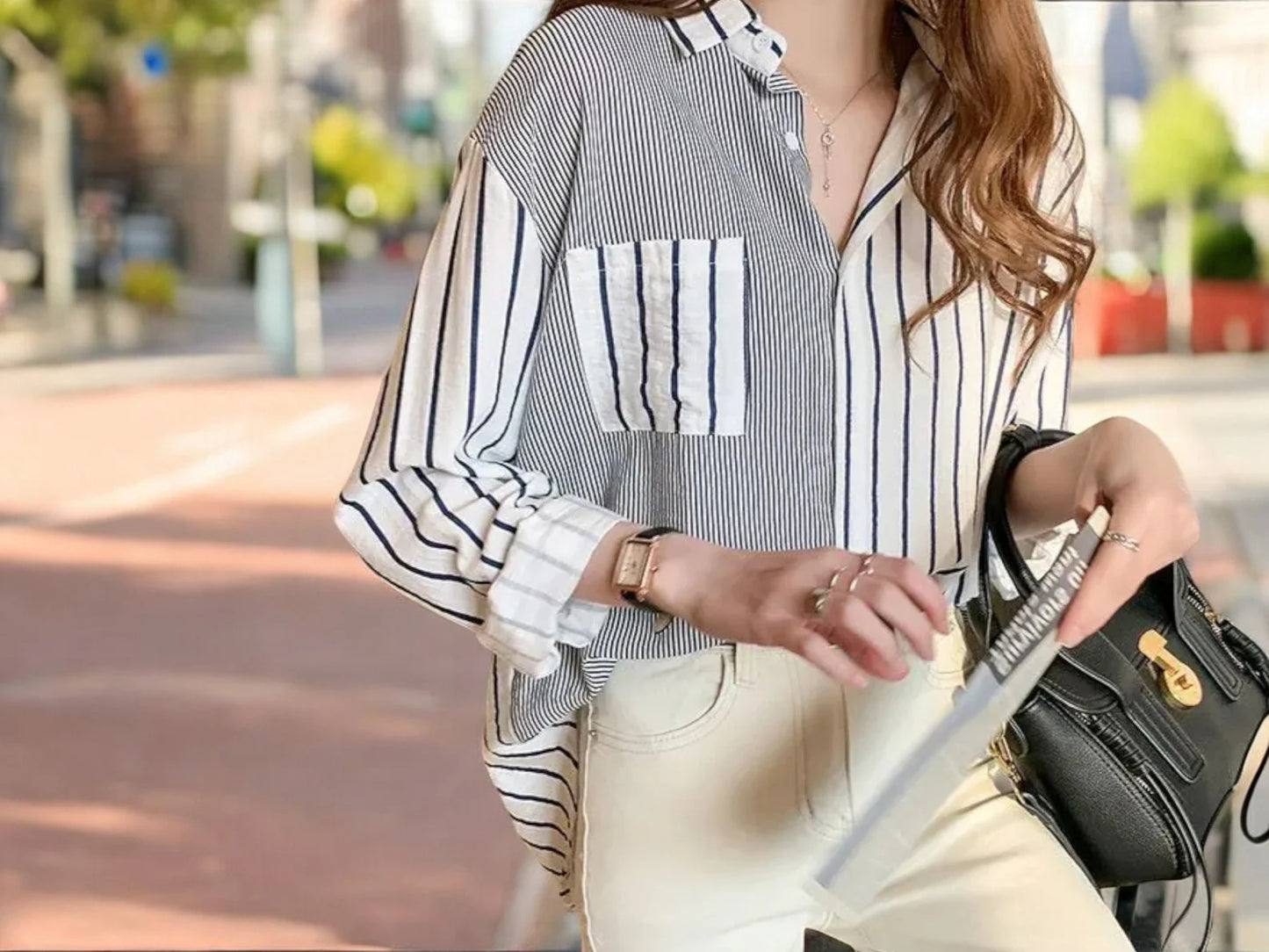 Chemise à rayures verticales pour femmes